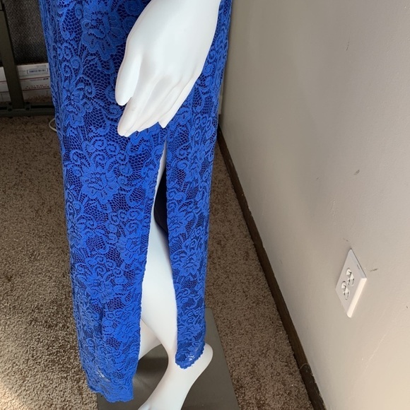 Exquisite Maxi dress in Blue Lace completely lined Sz *Med but see measurements - Picture 3 of 8